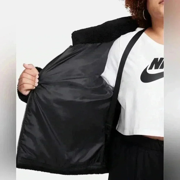 Nike Therma-FIT City Series Women's Synthetic Fill High-Pile Fleece Jacket coat - Picture 3 of 5